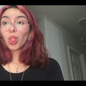 Meet your Posher, Olivia